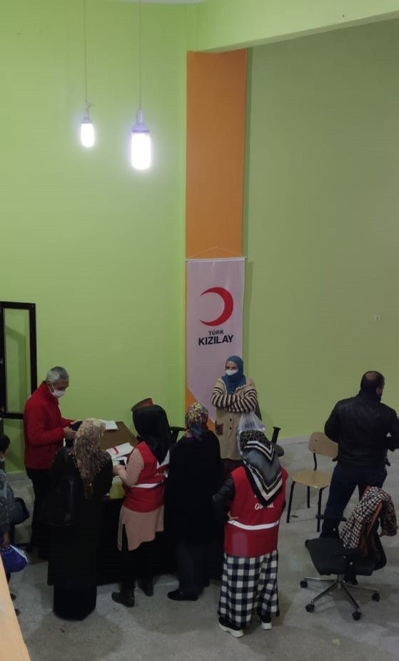 Türk Kızılayı Dicle’de Yetim Ve Muhtaç Aileleri Sevindirmeye Devam Ediyor