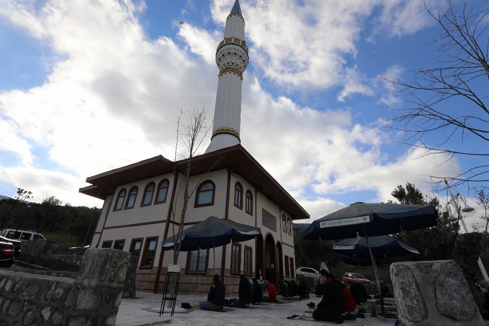 Çapaçarık Camii’nde İlk Cuma Namazı Kılındı