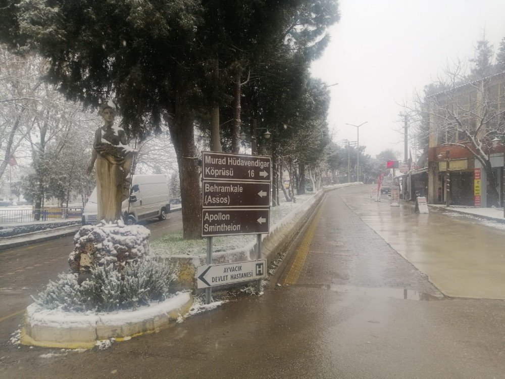 Ayvacık’a Kar Yağışı Başladı