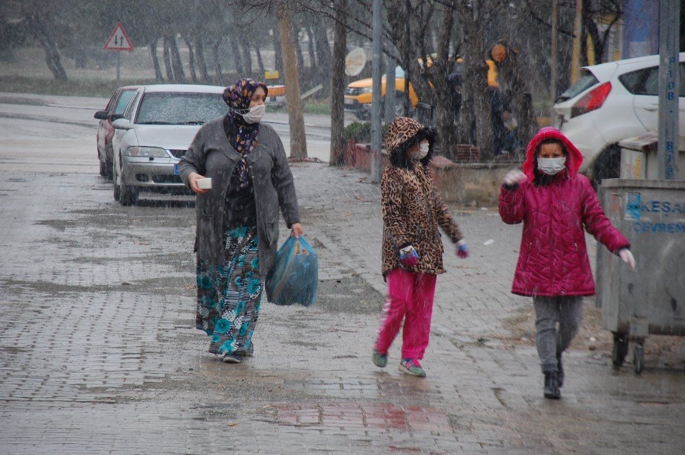 Beklenen Kar Yağışı Keşan’da Başladı