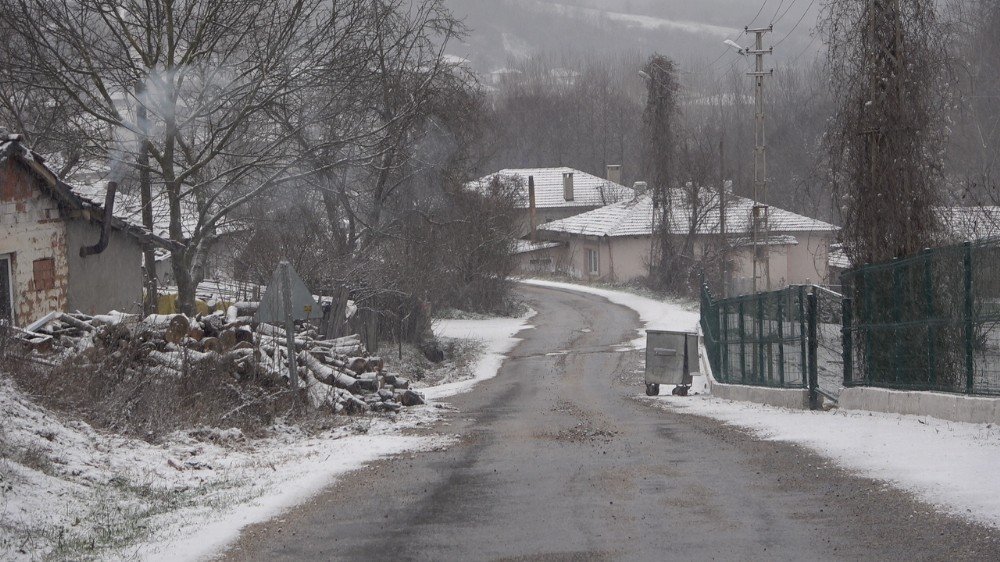 Kırklareli’ne Yılın İlk Karı Yağdı