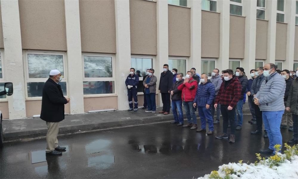 Covid-19’dan Hayatını Kaybeden Hemşire İçin Tören Düzenlendi