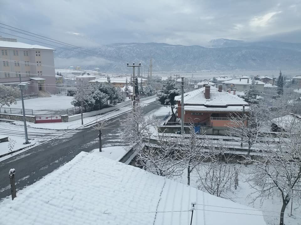 Kargı Güne Karla Uyandı