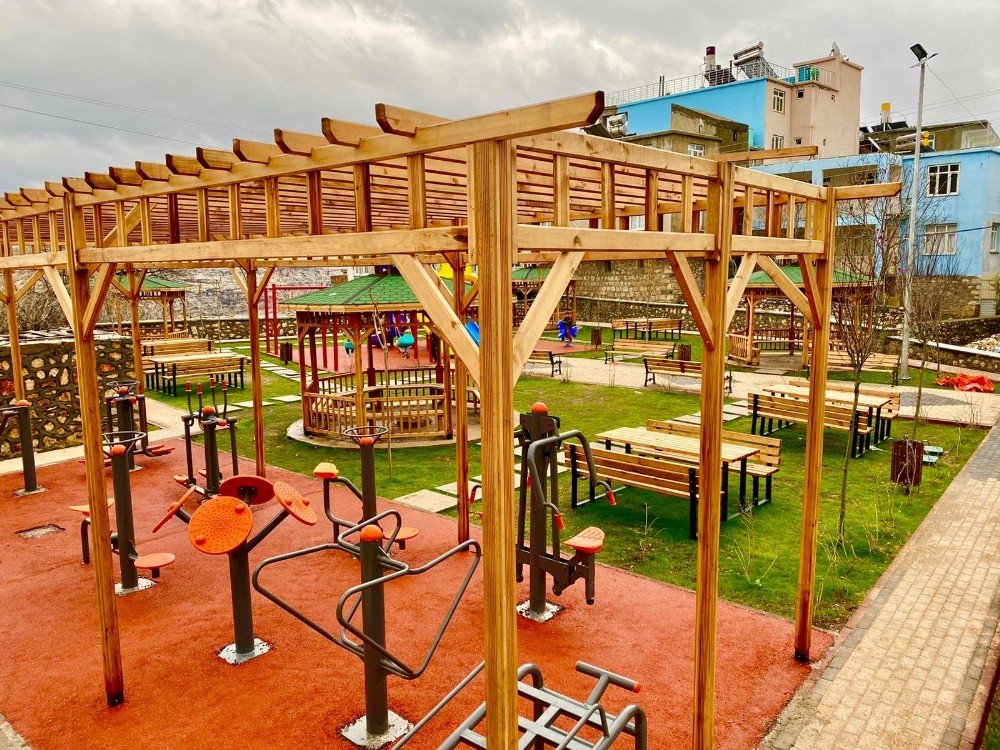 Eğil’de Aile Parkı Hizmete Açıldı