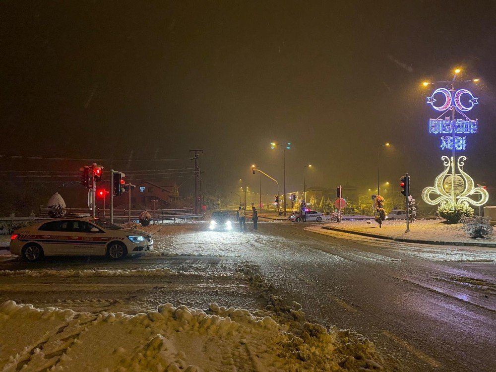 Jandarma Trafik Timleri Kış Tedbirlerini Sıkı Tutuyor