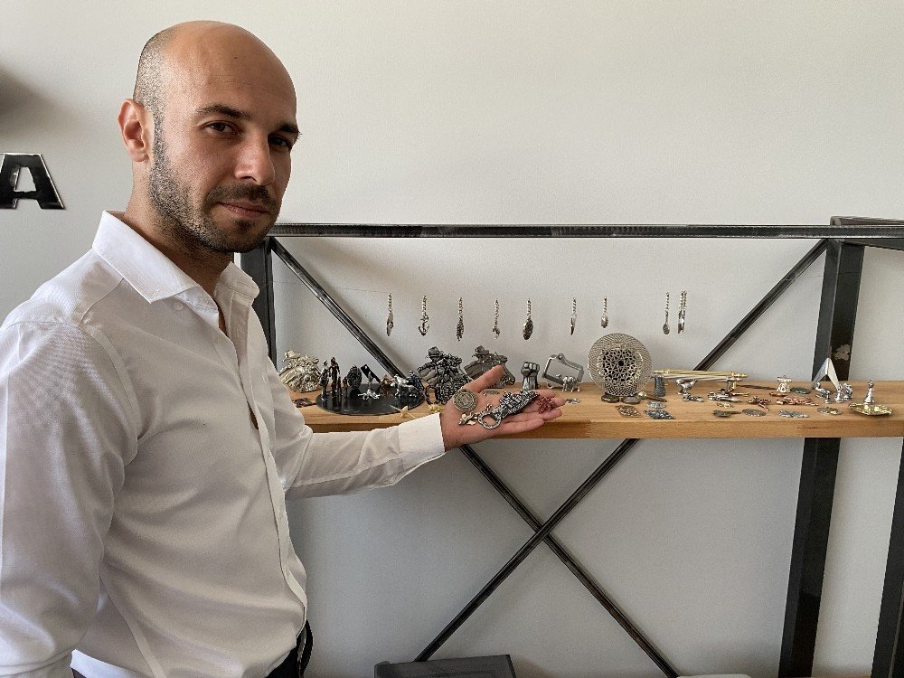 Bu Makine Tek Başına Bir Fabrika