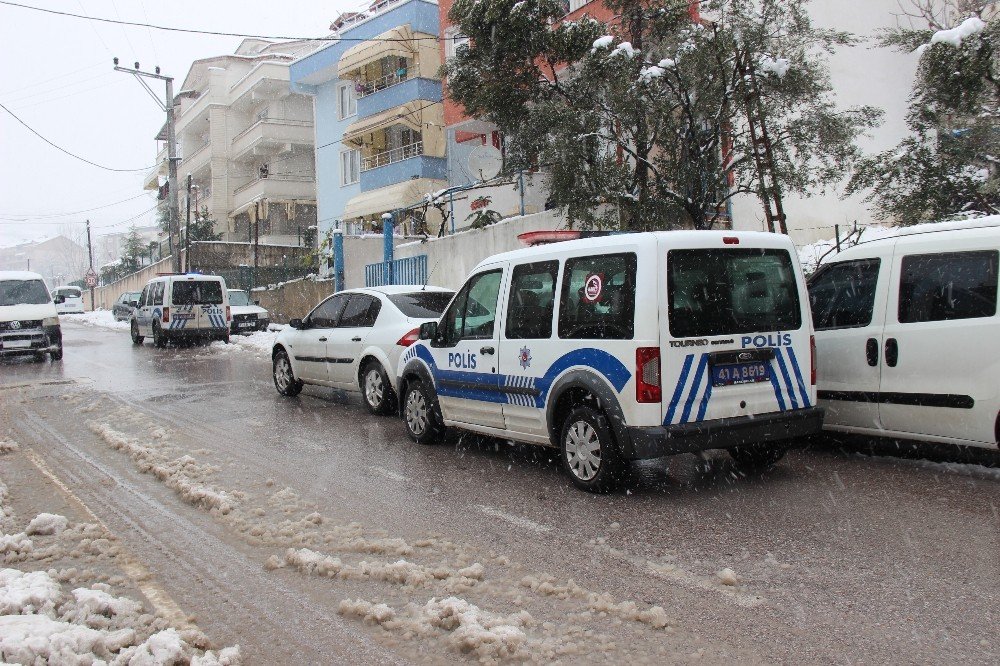 Silahını Temizlerken Yanlışlıkla Kendini Vurdu