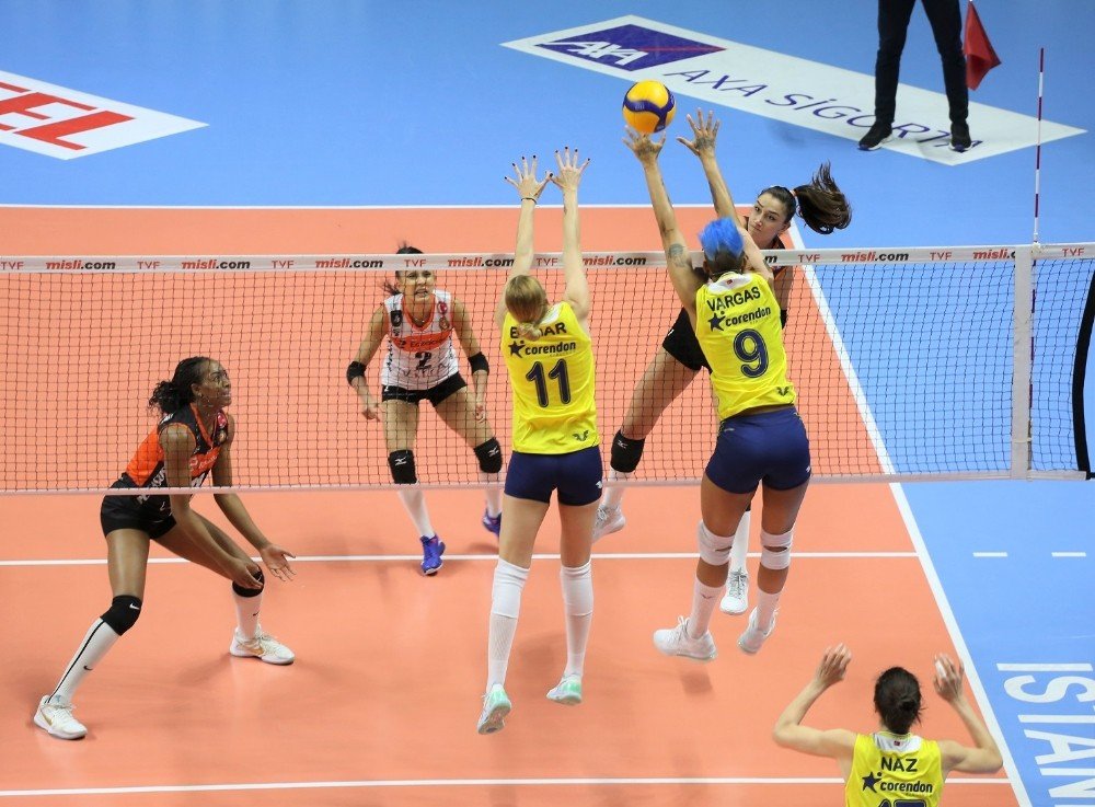 Eczacıbaşı Vitra, Fenerbahçe’ye Mağlup Oldu