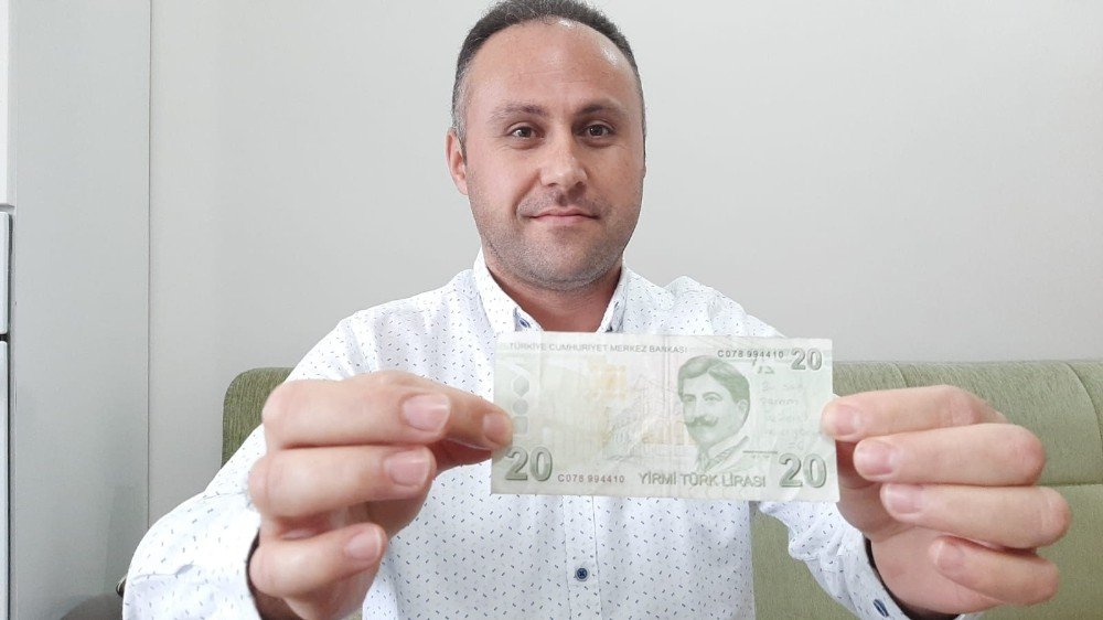 “son Param Üzülerek Harcıyorum” Yazılı 20 Tl’nin Sahibini Arıyor