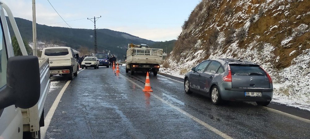 Nazilli-beydağ Yolu Ulaşıma Kapatıldı