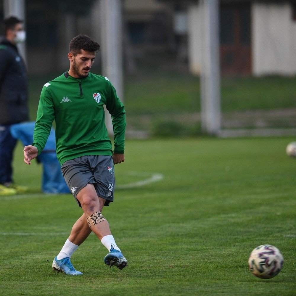 Bursaspor’un Üç Futbolcusu U19 Milli Takımı’na Çağrıldı
