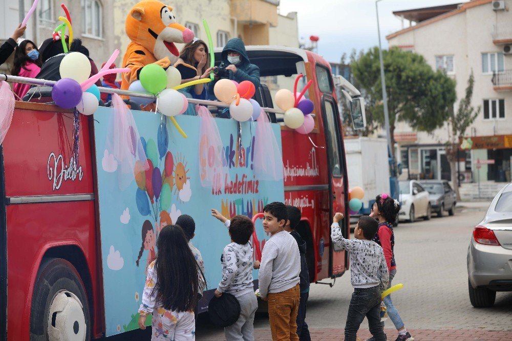 Başkan Atabay’dan Didimli Miniklere Sürpriz