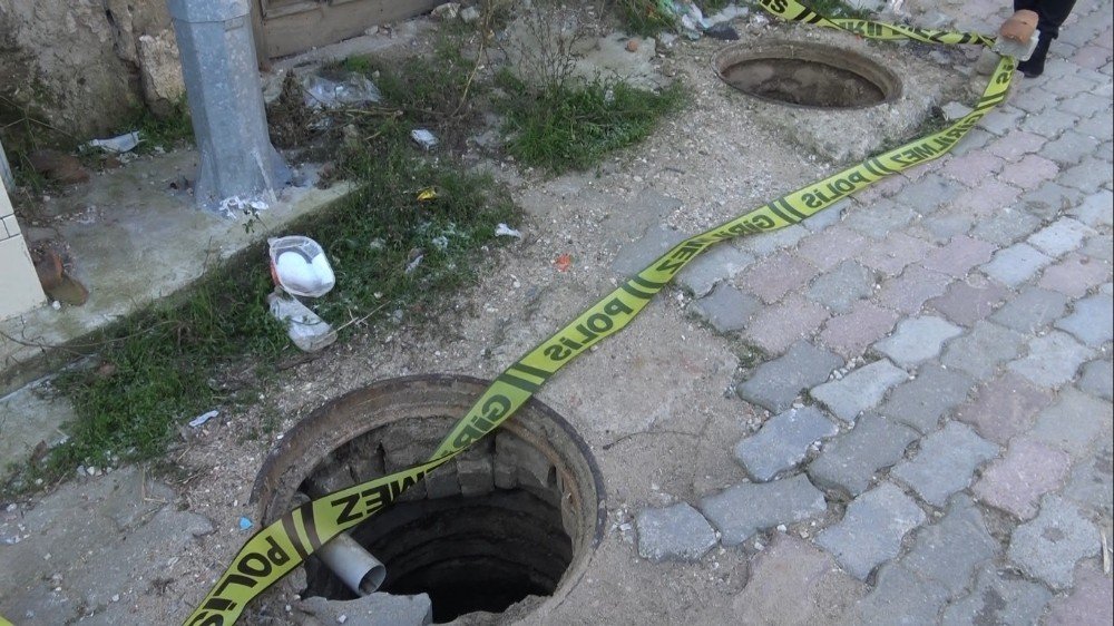 Edirne’de Rögar Kapakları Ve İki Evin Kapısı Çalındı