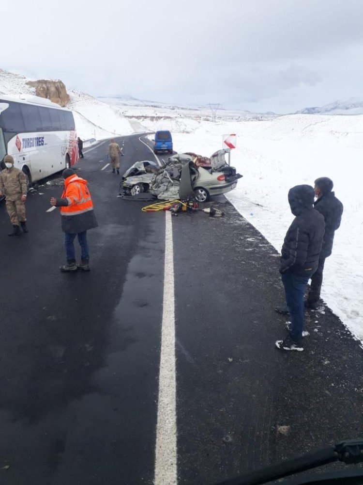 Erzurum’da Feci Kaza: Anne Ve Çocuğu Hayatını Kaybetti