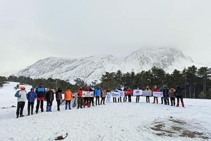 Yılın İlk Tırmanışını Dedegöl Dağı Zirvesine Yaptılar