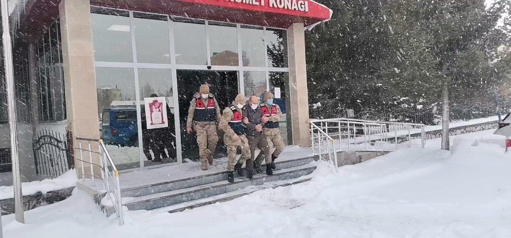 Cinayet Firarisi 5 Yıl Sonra Yakayı Ele Verdi