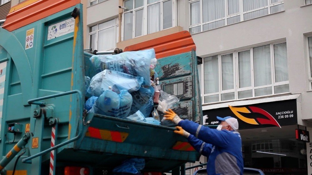 Melikgazi’de 2020 Yılında 3 Bin 500 Bina, 135 Bin Daire, 285 Market, 5 Avm, 302 Okulda Geri Dönüşebilir Atık Toplandı