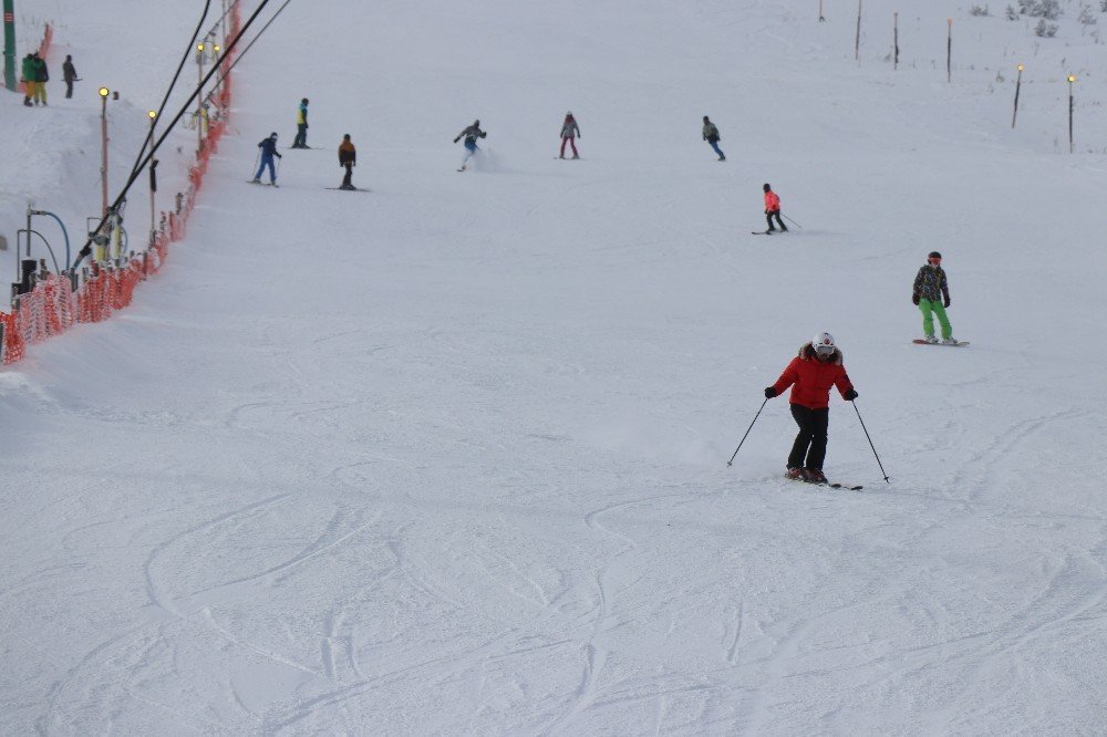 Kartalkaya’da Kar Kalınlığı 1 Metreyi Geçti