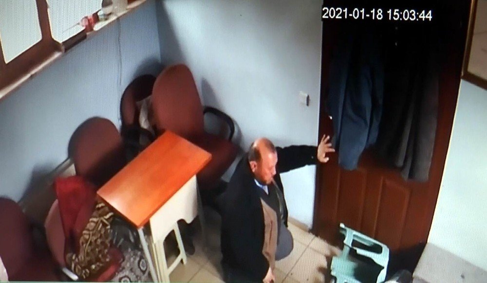 Yardım Başvurusuna Geldiği Muhtarlıkta Kalp Krizinden Hayatını Kaybetti
