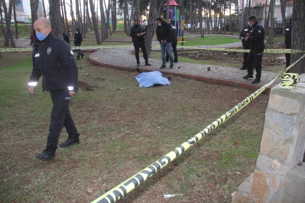 Çocuk Parkında Cinayet