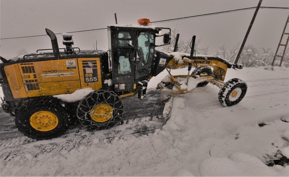 Altınordu’da Ulaşıma Kapanan 18 Mahalle Yolu Açıldı