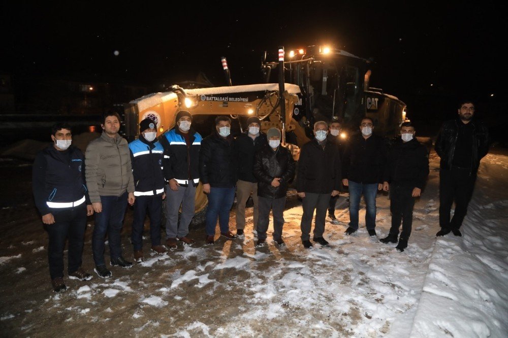 Battalgazi Belediyesi’nin Kar Mesaisi Devam Ediyor