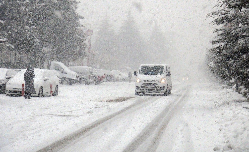 Ahlat’ta 18 Köy Yolu Ulaşıma Kapandı