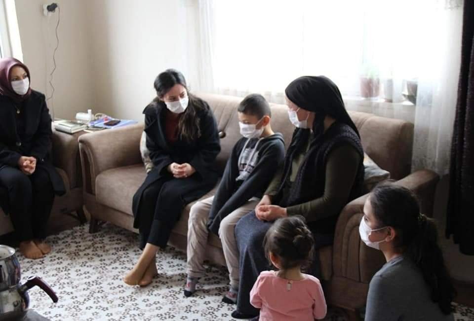 Kaymakam Aileleri Çat Kapı Ziyaret Etti
