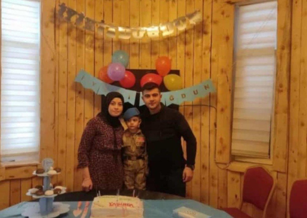 Katliam Gibi Kazada Jandarma Uzman Çavuş, Eşi Ve Minik Oğulları Yaşamını Yitirdi