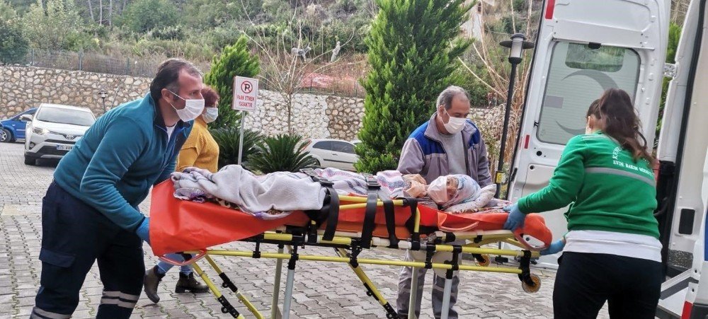 Kemer Belediyesi 89 Hastayı Hastanelere Sevk Etti