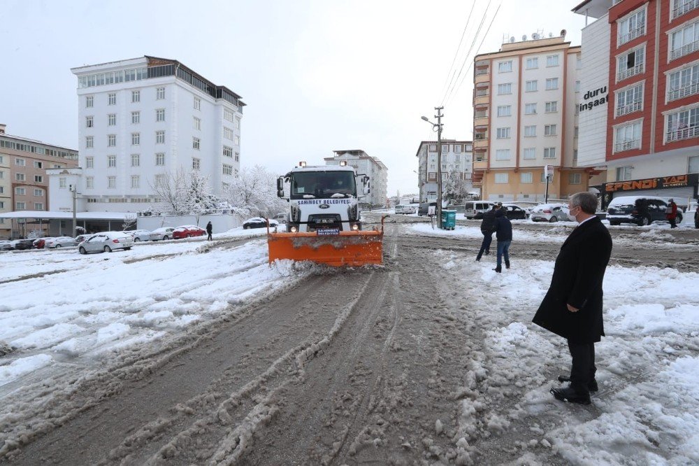 Şahinbey’de Karlı Yollara Anında Müdahale