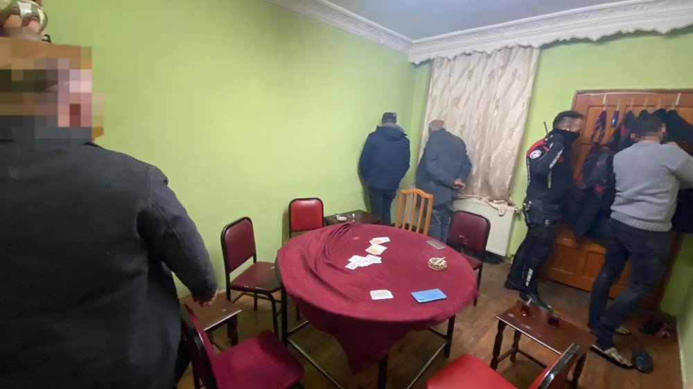 Kumar Tutkusundan Vazgeçemeyen Şahıslar Polisten Kaçamadı