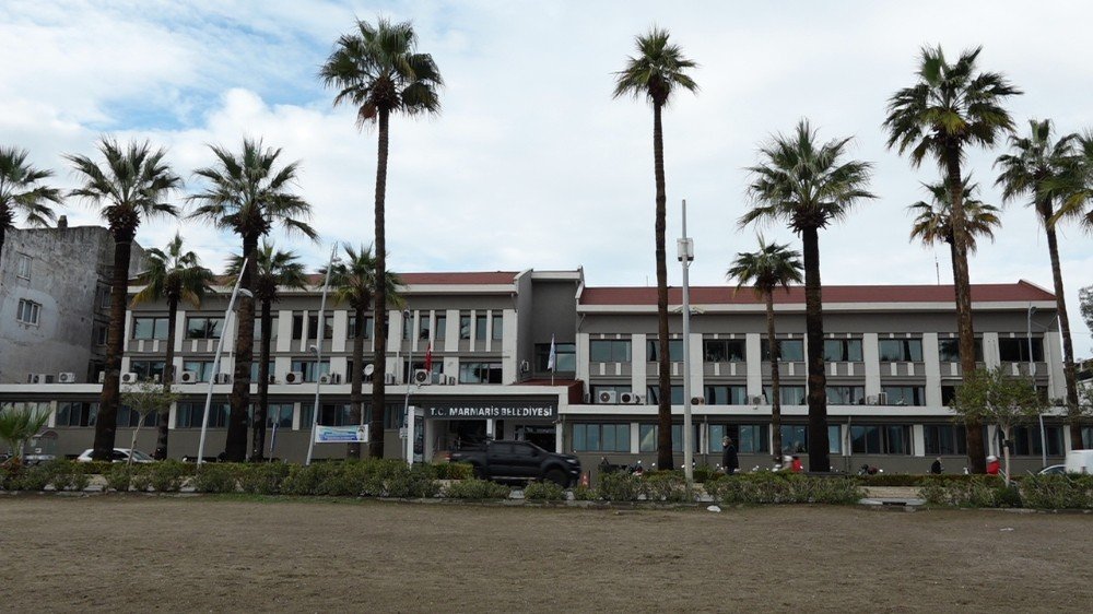 Marmaris Belediyesi Hizmet Binası Boşaltıldı