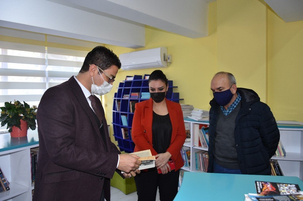Demir: "çocuklarımızı Kitap Okumaya Teşvik Etmeliyiz"