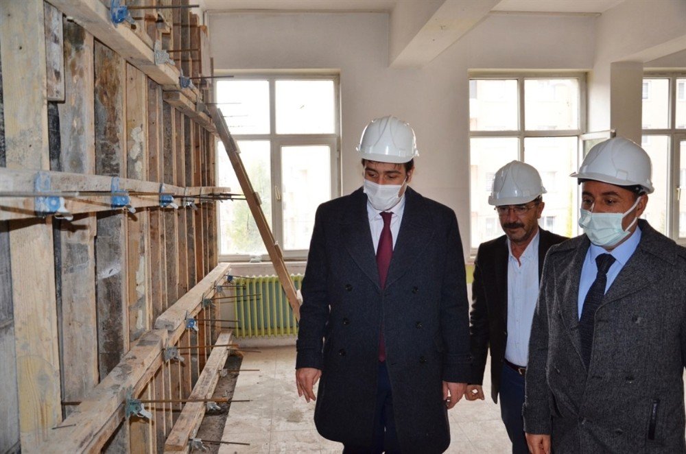 Kaymakam Tuncer Okul Denetimlerinde Bulundu