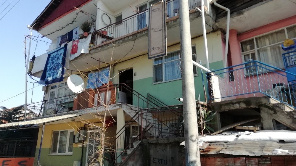 Annesi Tarafından Bıçaklanarak Öldürülen Bebek Defnedildi