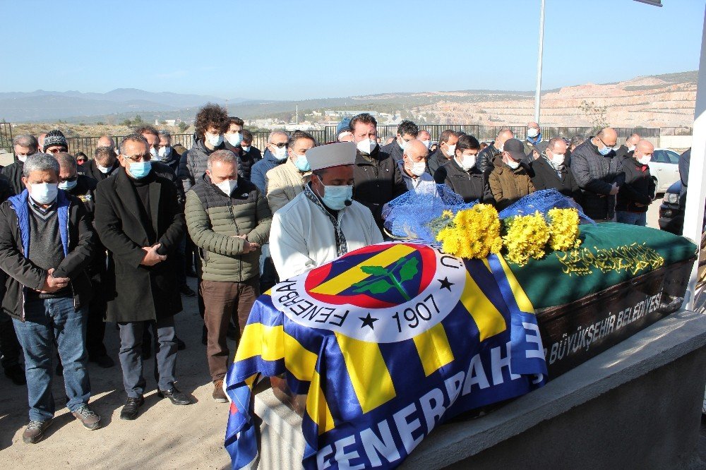 Kaybolduktan 5 Gün Sonra Cansız Bedeni Bulunan Doktora Gözyaşlarıyla Veda