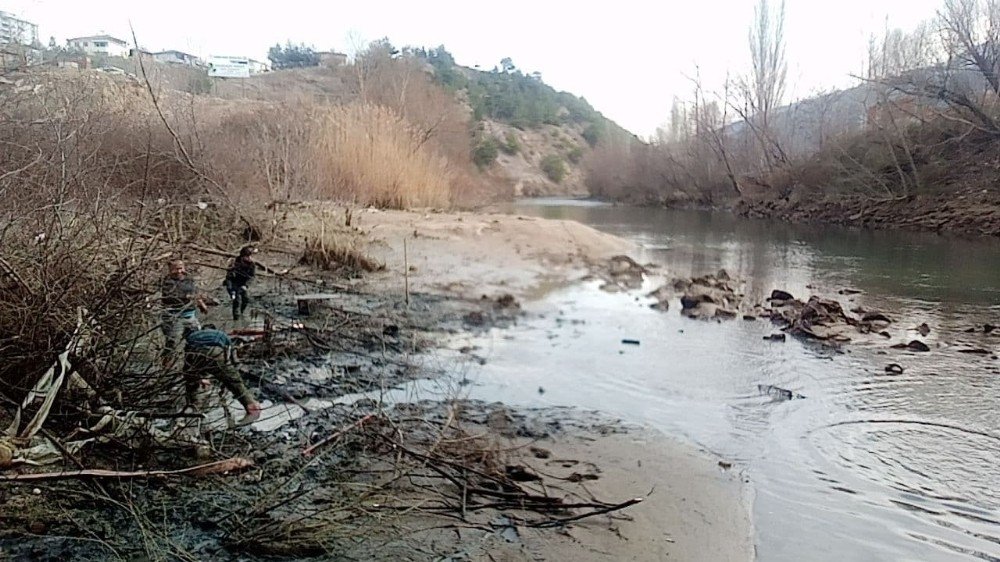 Balıkları Kurtarmak İçin Seferber Oldular