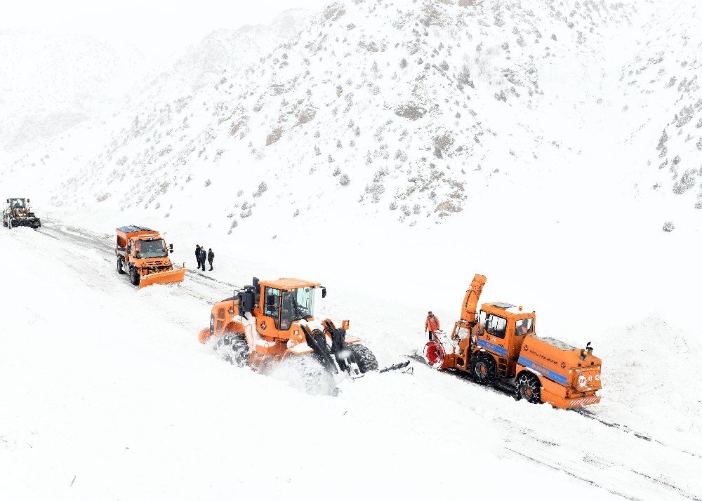 Van-çatak Karayolu Ulaşıma Açıldı
