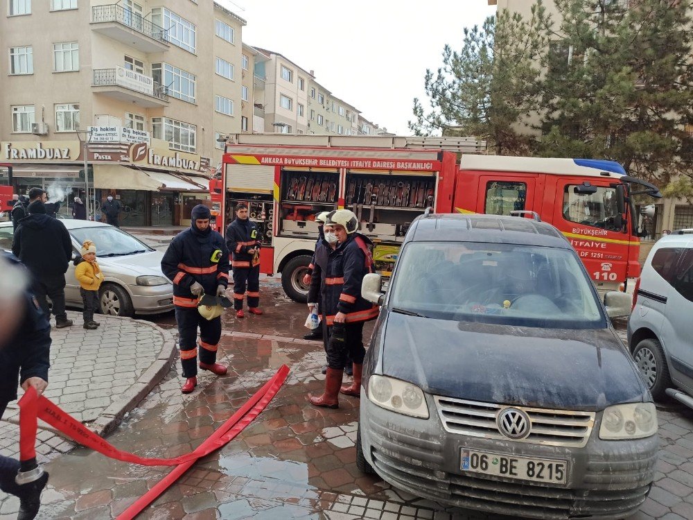 Başkent’te Yangında Bir Daire Kullanılamaz Hale Geldi
