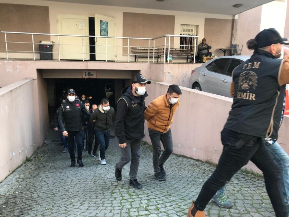 İzmir Merkezli Fetö Operasyonda 25 Tutuklama