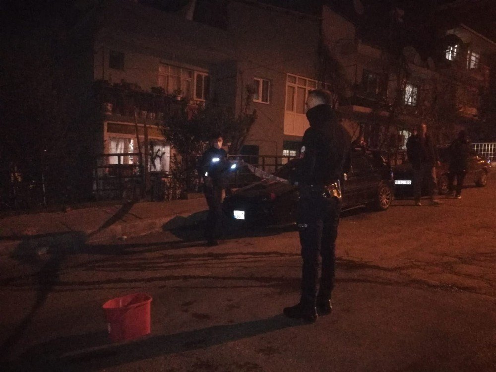 İzmir’de Silahlı Kavga: 1’i Kadın 4 Yaralı