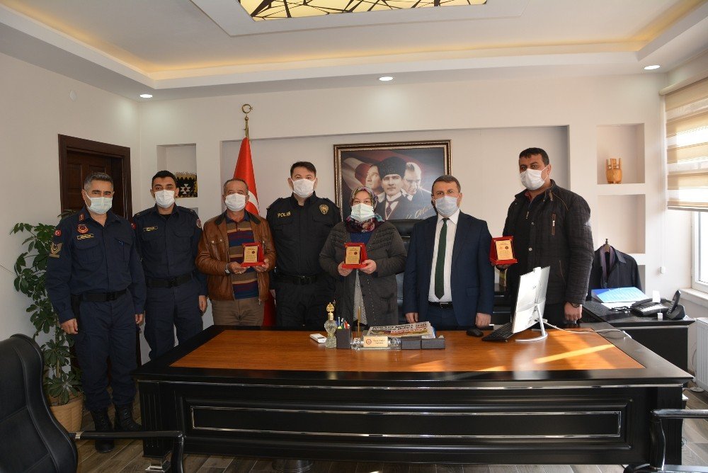 Korkuteli’nde Örnek Sürücülere Plaket
