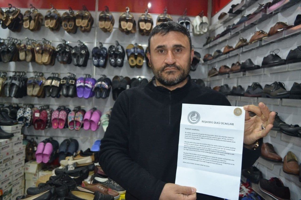 İş Yerini Açan Esnaf Zarf İçinde 1 Lira İle Karşılaştı