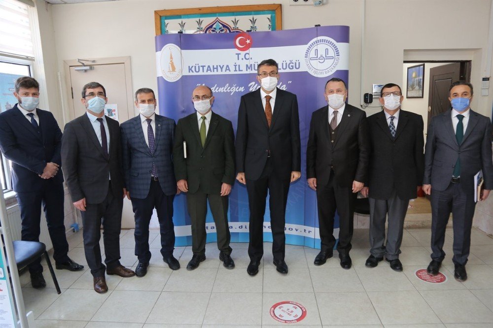 "müslüman; Adil, Doğru, Güvenilir Ve Özüyle-sözü Bir Olandır"
