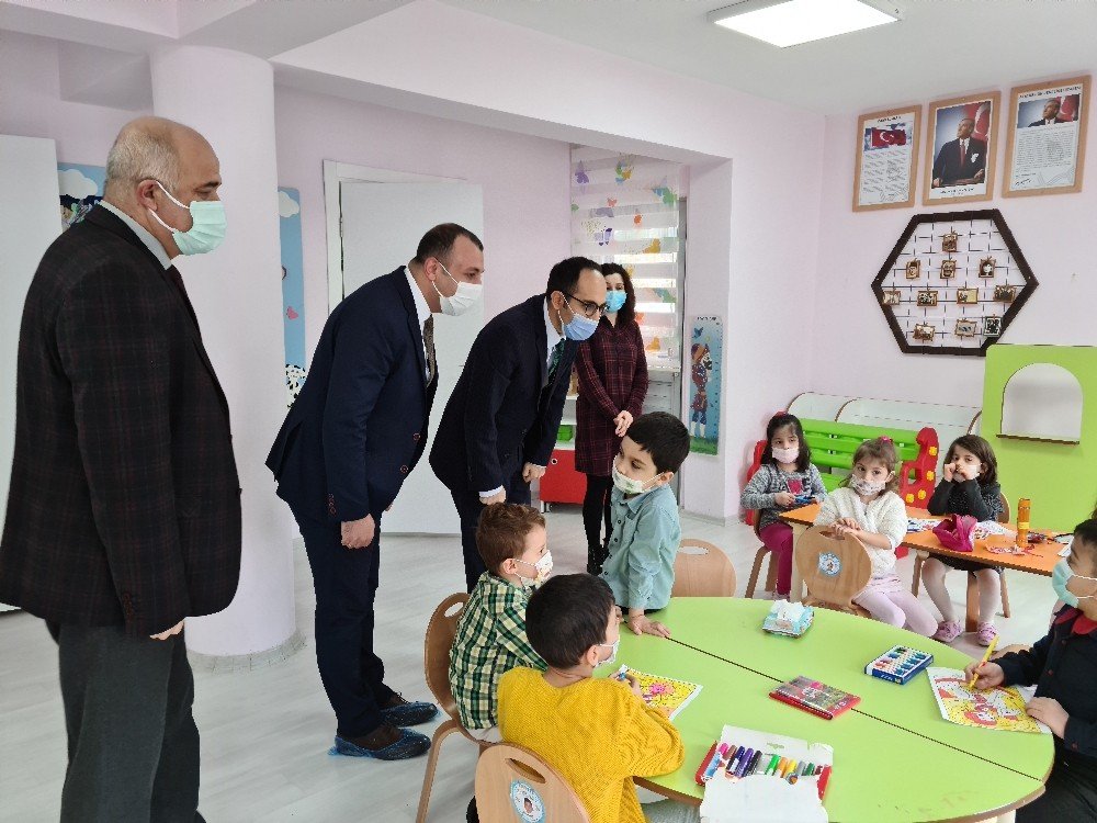 Alaplı’da Yüz Yüze Eğitim Gören Anaokulu Öğrencileri Karne Heyecanı Yaşadı