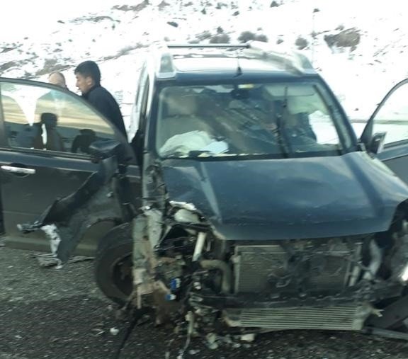 Bingöl’de Trafik Kazası: 3 Yaralı