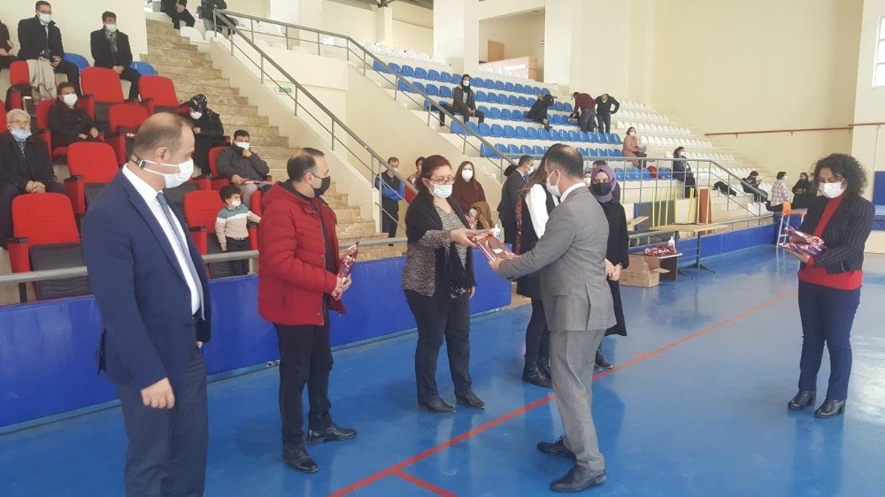 Erdek’te Öğretmenler Ödüllendirildi