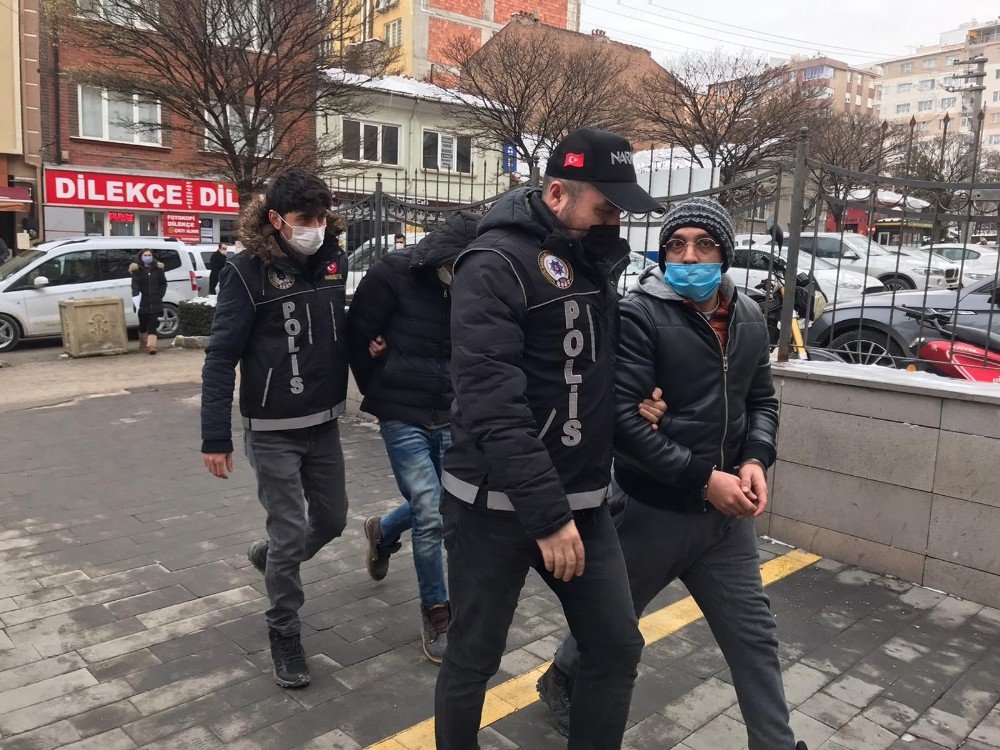 Uyuşturucu Satıcıları Gözaltında
