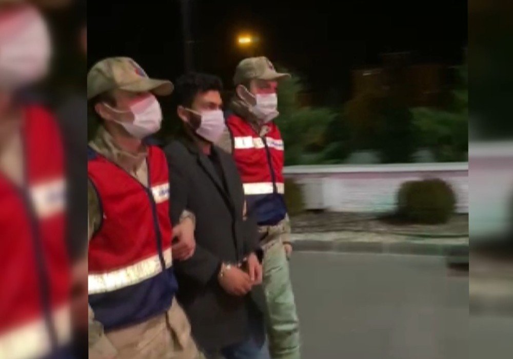 Sosyal Medya Dolandırıcısını Jandarma Timleri Yakaladı